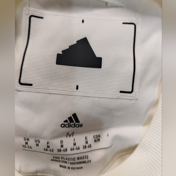 2248) Adidas Women's Sports Off White Classic Logo Short Sleeve Tee Size Medium - Picture 6 of 8